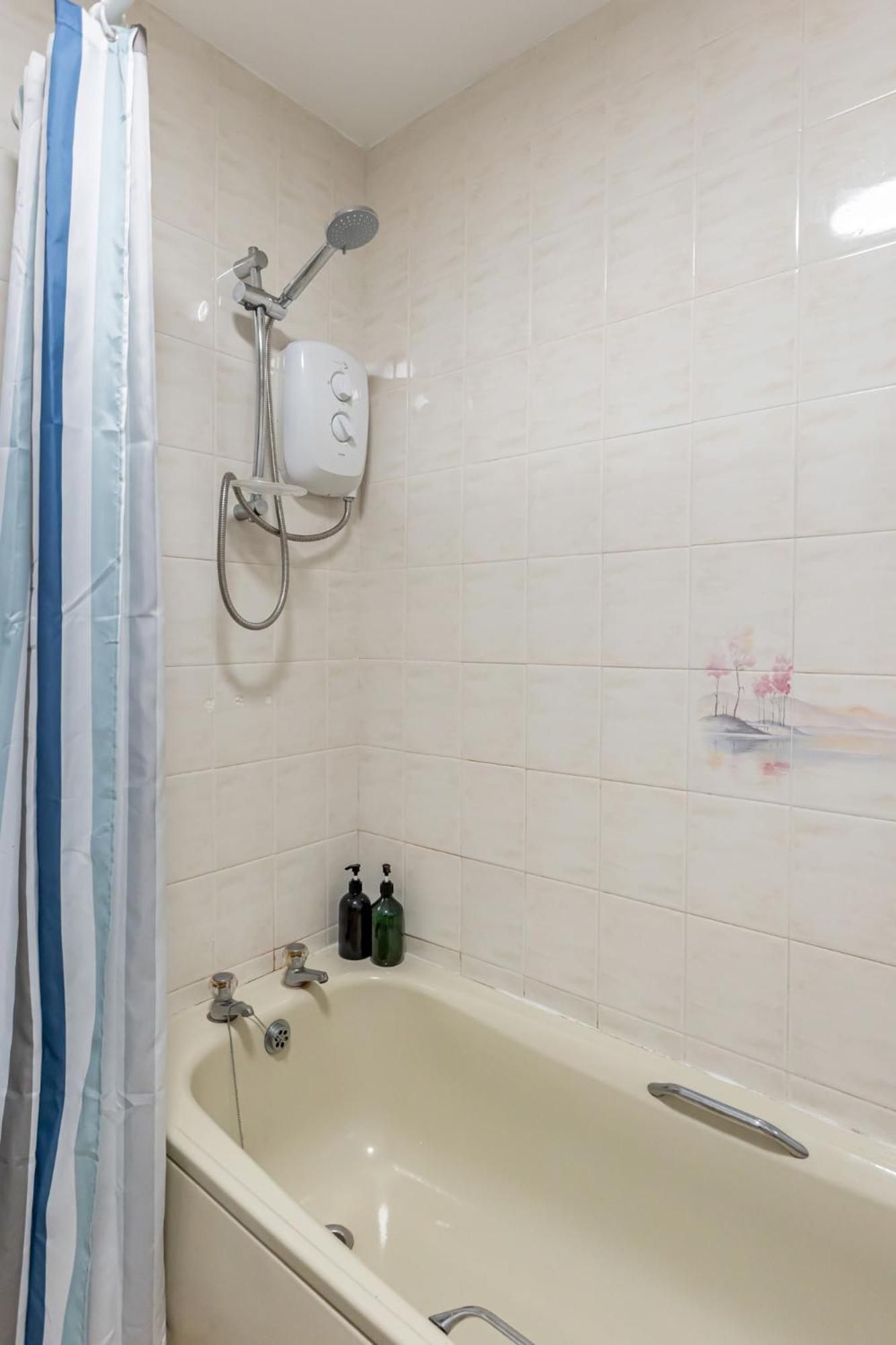 Central Apartment 3B Нюкасъл Екстериор снимка